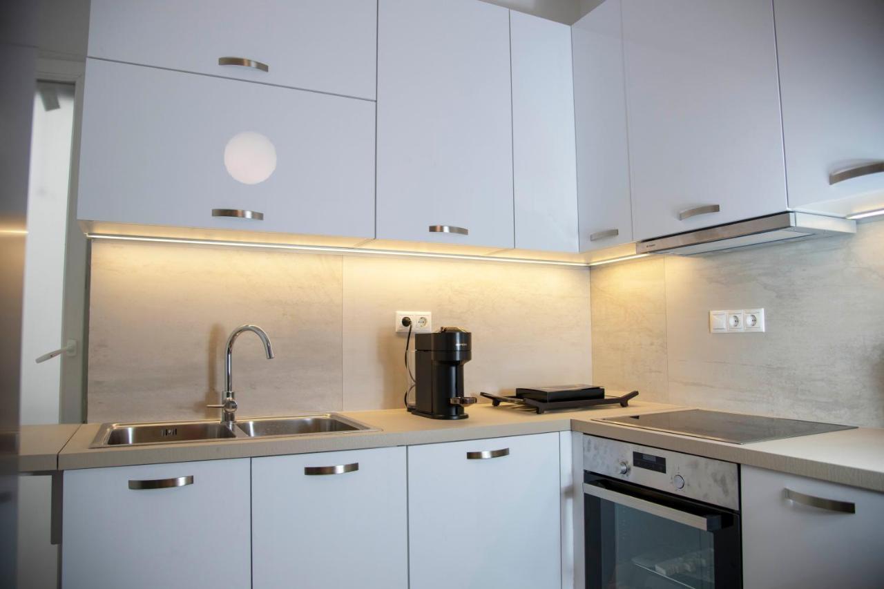 Marianna'S Stylish Brand New Apt In The Heart Of Афины Экстерьер фото